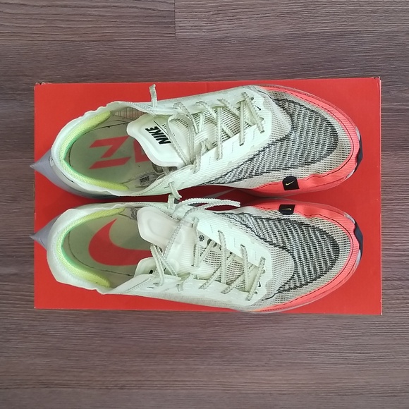 Men's Nike ZoomX Vaporfly Next% 2 - Picture 2 of 8